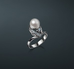 Серебряное кольцо с жемчугом к-697: белый пресноводный жемчуг, серебро 925°