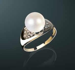 Золотое кольцо с жемчугом бриллианты к-110885: белый пресноводный жемчуг, золото 585°